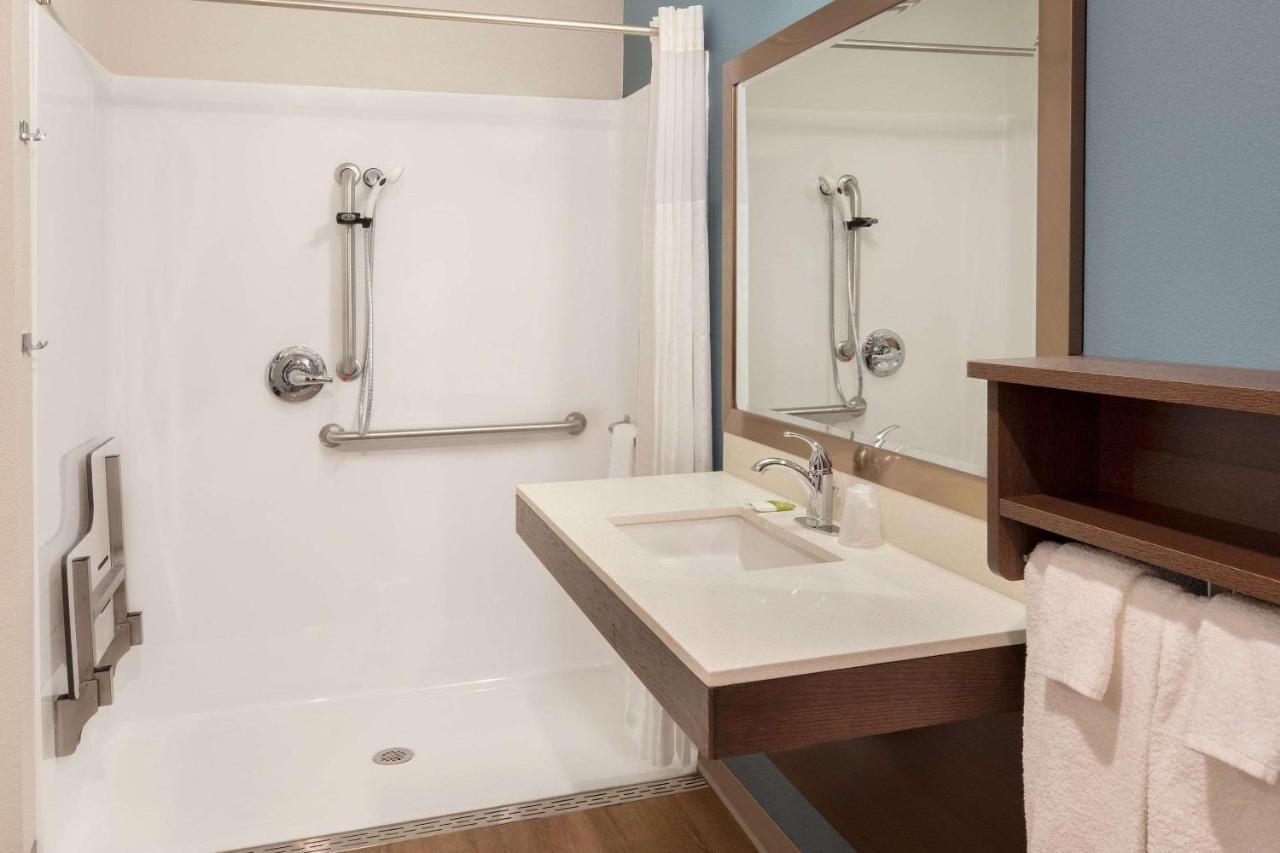 Woodsping Suites Washington Dc East Arena Drive Lake Arbor Exterior foto